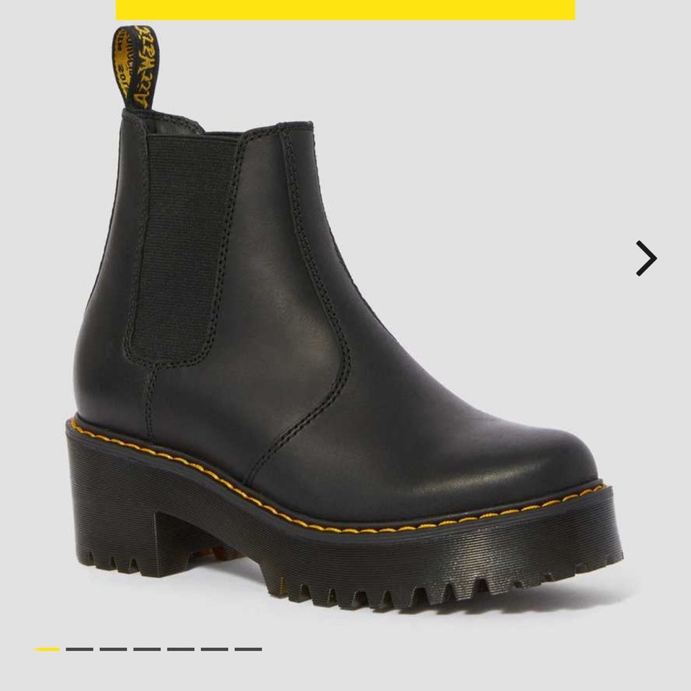 Dr. Martins Rometty Wyoming Leather Platform Chelsea Boot